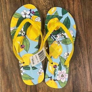 New with tags Vera Bradley lemon flip flops
